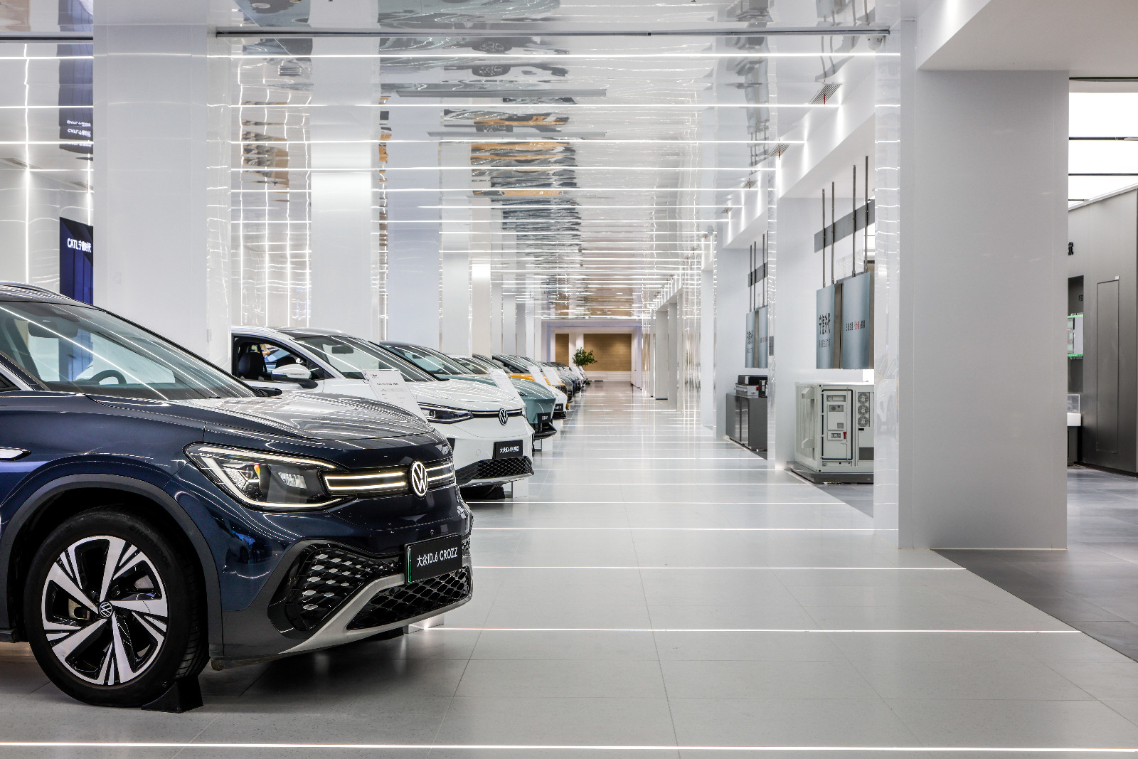 新增 - 圖3-寧德時代新能源生活廣場車輛展示區.jpg 新增 - 圖3-寧德時代新能源生活廣場車輛展示區.jpg